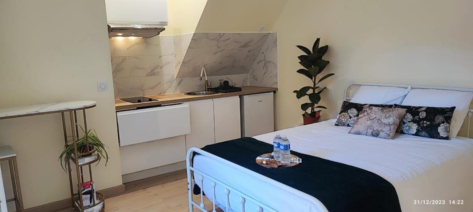 Le Cocoon Dore Poitiers Exterior photo