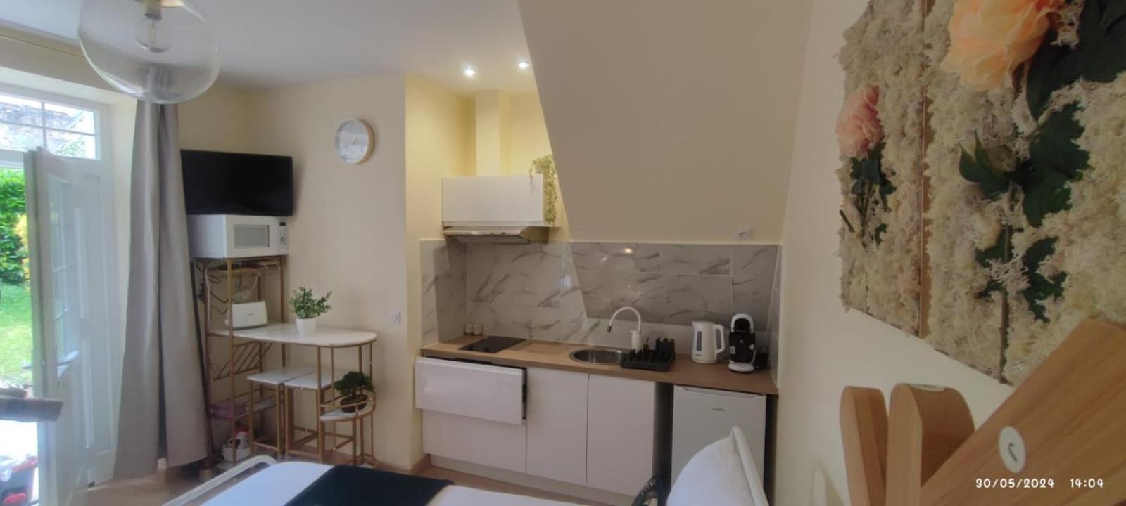 Le Cocoon Dore Poitiers Exterior photo